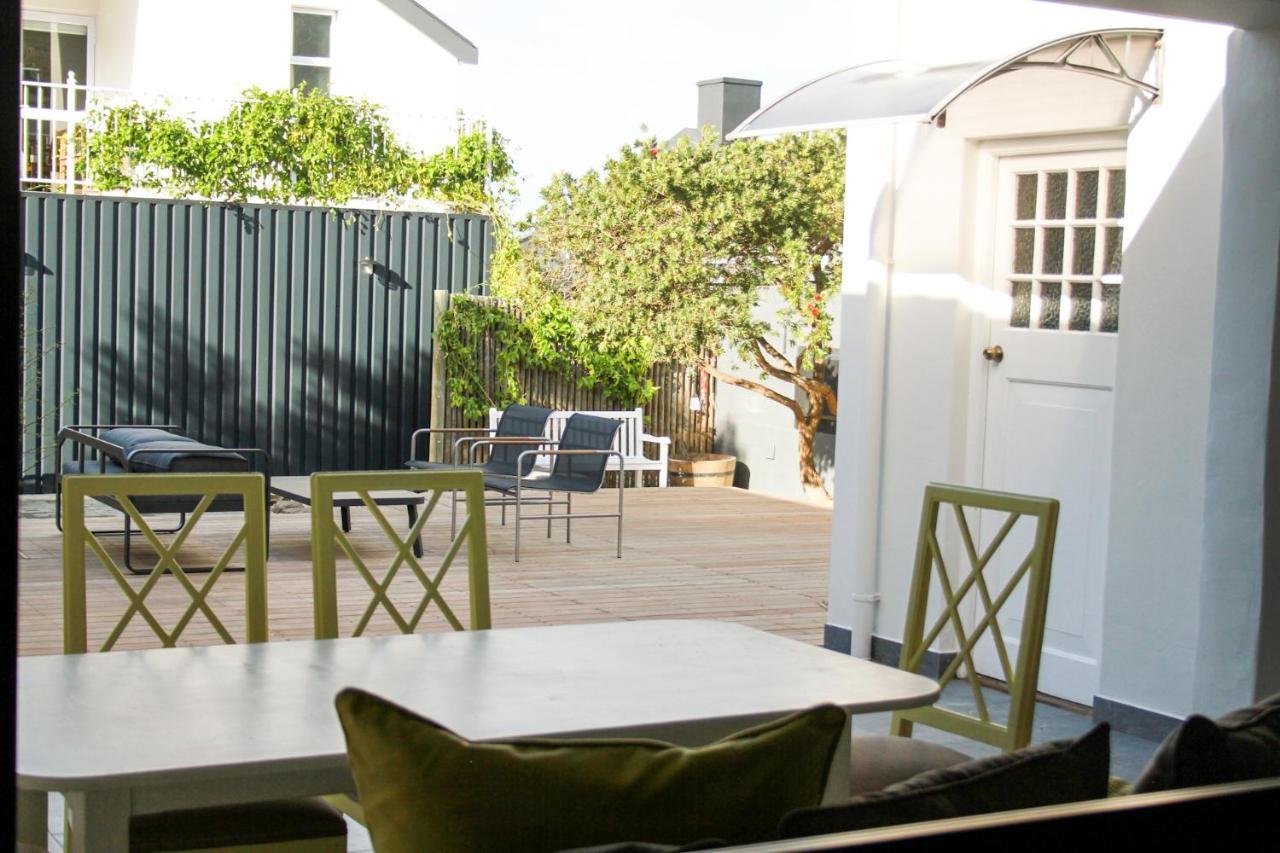 Jakasa Guesthouse Hermanus Bagian luar foto